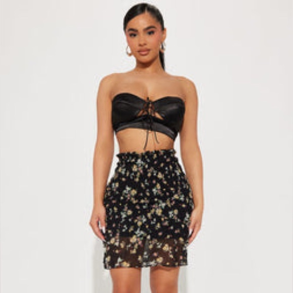 Timing Black Floral Mini Skirt